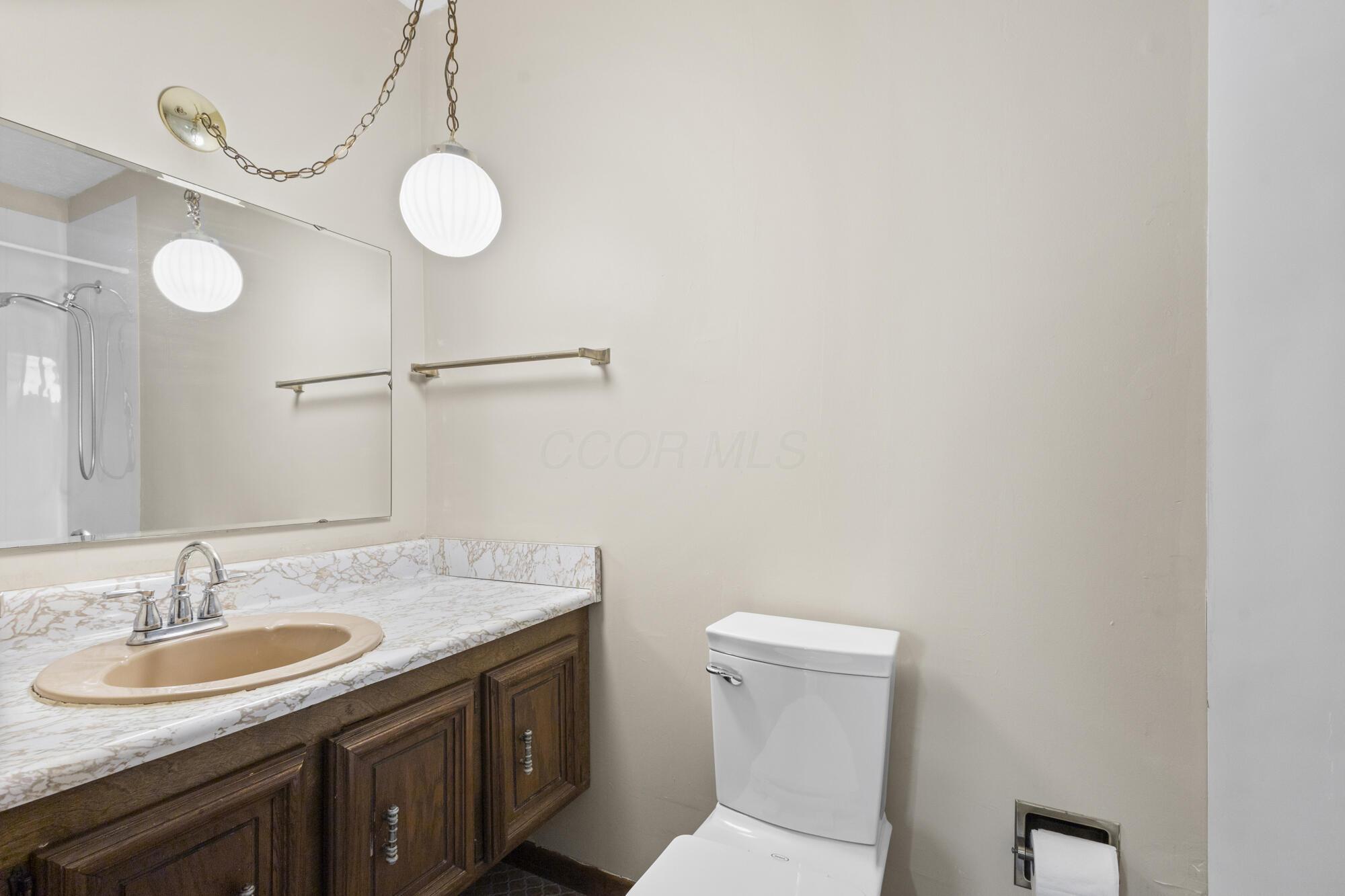 6650 Kilbourne Road Sunbury, OH 43074 - Photo 30 of 49 Upper Floor Bath