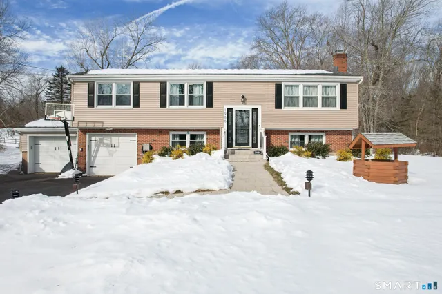 $449,900 | 1986 Hartford Turnpike, North Haven, CT 06473