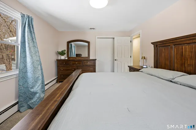 $449,900 | 1986 Hartford Turnpike, North Haven, CT 06473