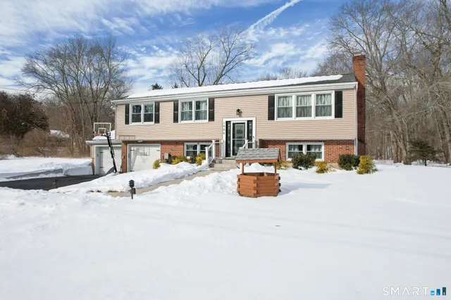 $449,900 | 1986 Hartford Turnpike, North Haven, CT 06473