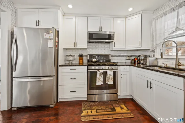 $449,900 | 1986 Hartford Turnpike, North Haven, CT 06473