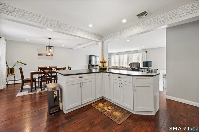 $449,900 | 1986 Hartford Turnpike, North Haven, CT 06473