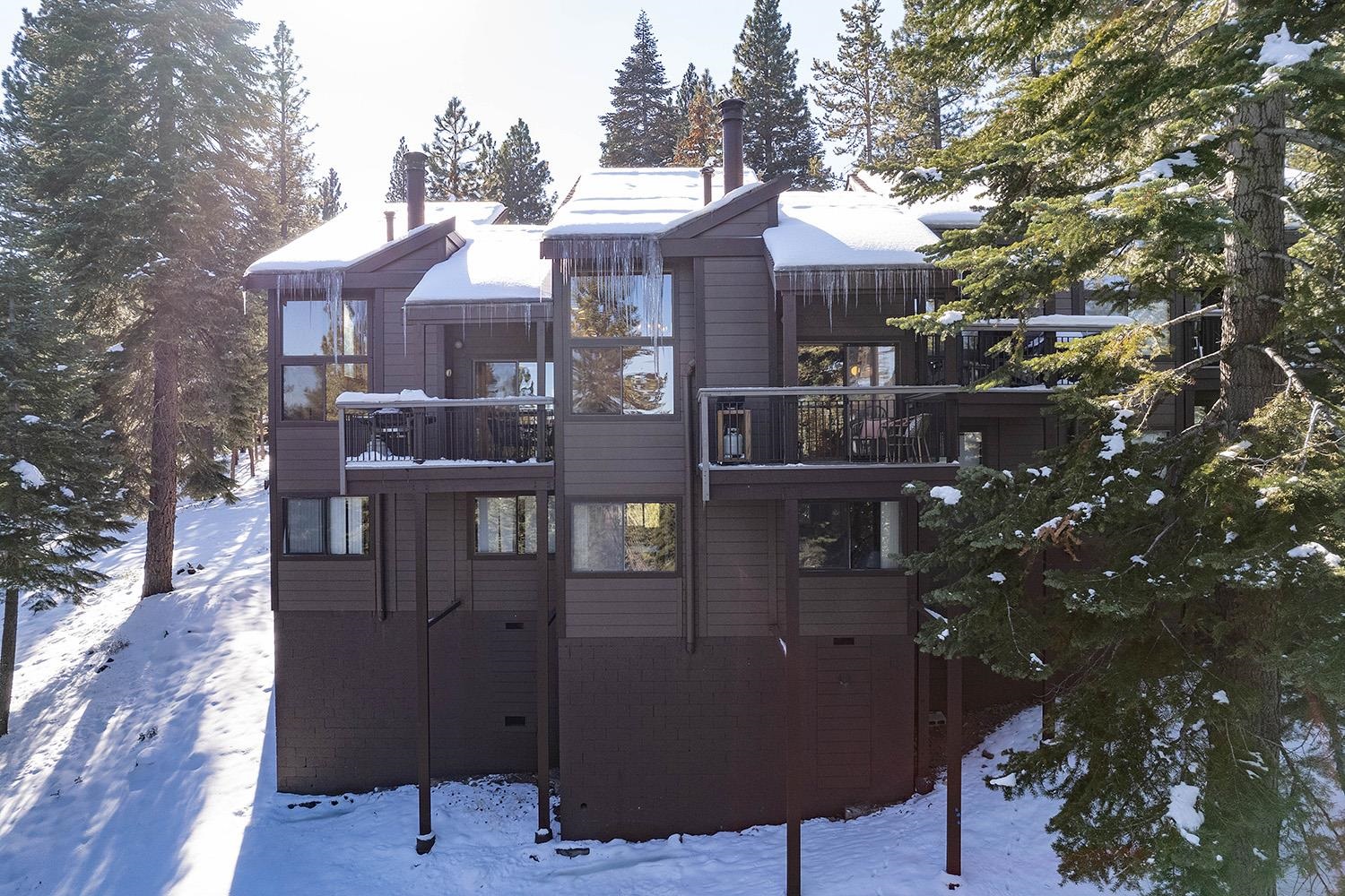 6139 Feather Ridge Truckee, CA 96161 - Photo 3 of 21