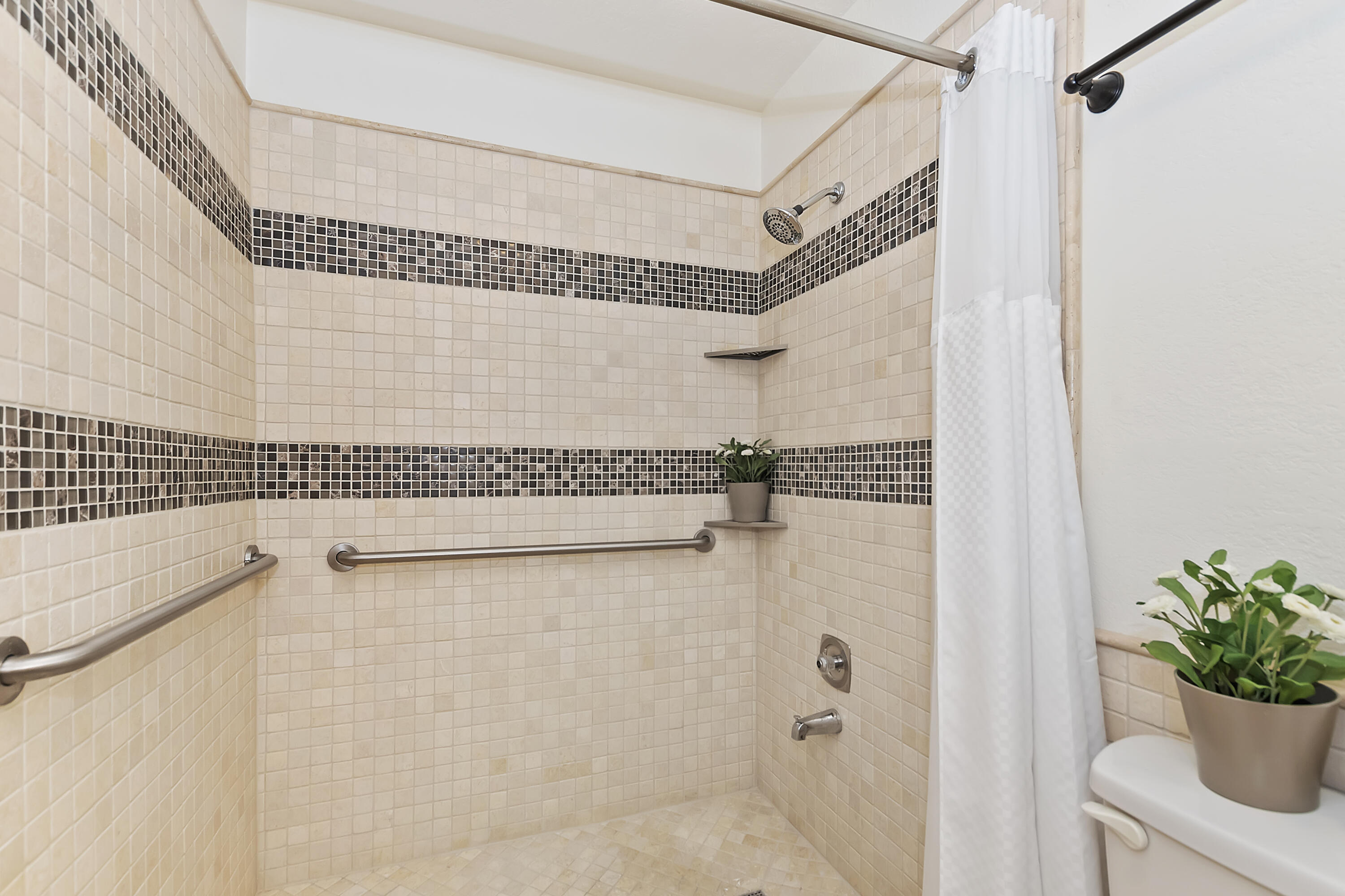 48255 Monroe Street, Unit 6 Indio, CA 92201 - Photo 12 of 43 a bathroom with a shower