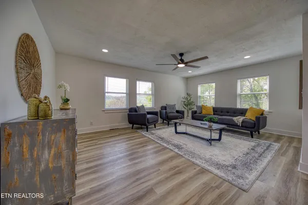 $475,000 | 7822 Fersner Road, Powell, TN 37849