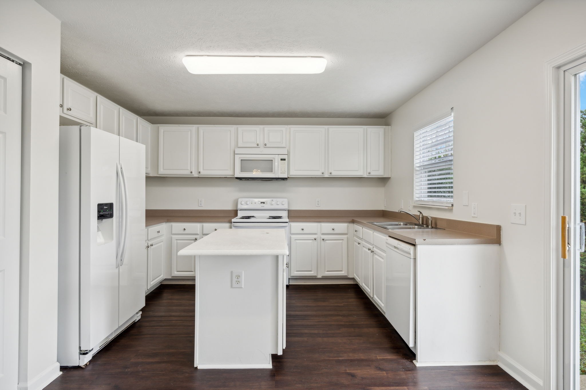 104 Tate Court Spring Hill, TN 37174 - Photo 7 of 20 Gallery Image 7