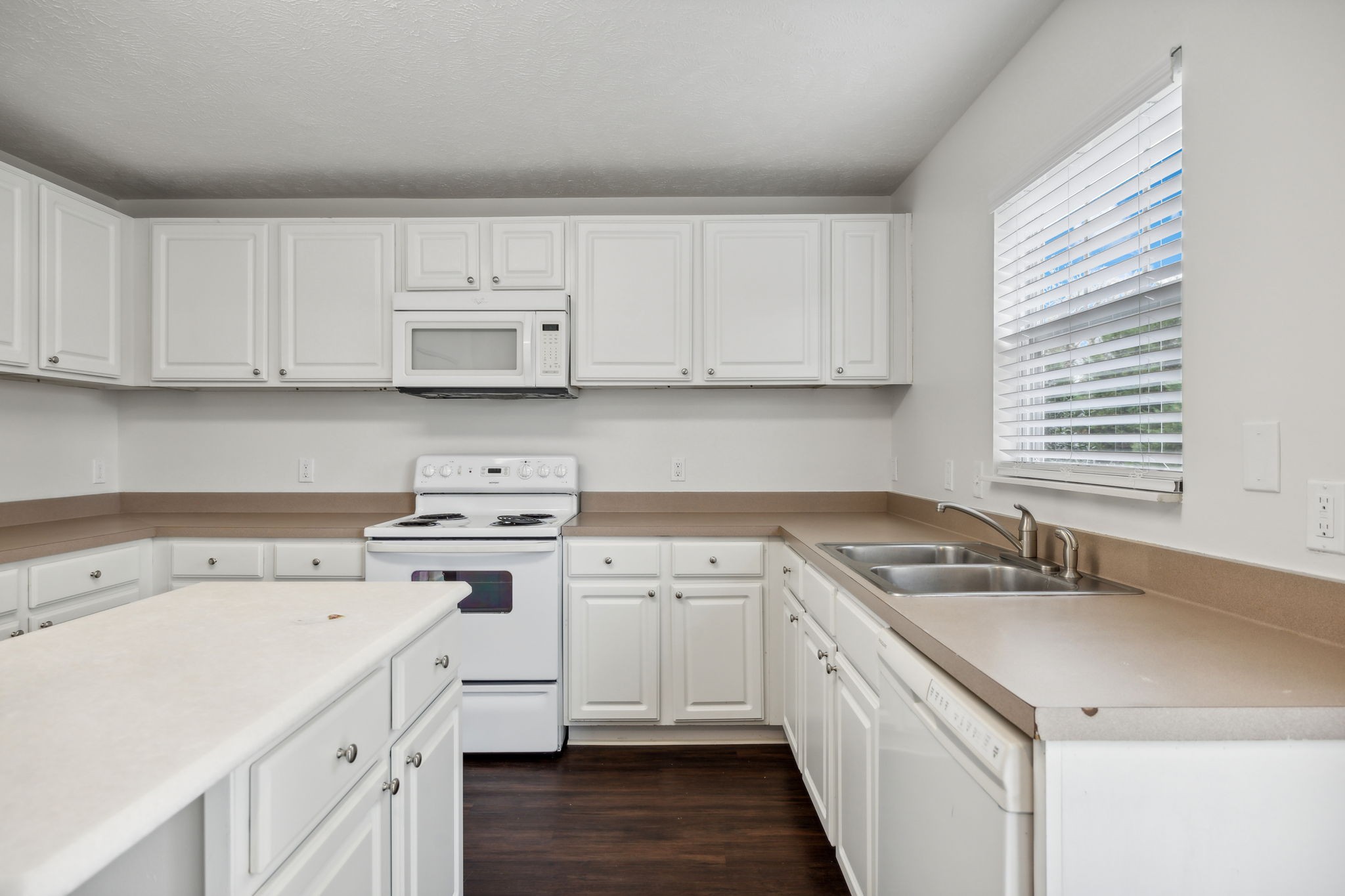 104 Tate Court Spring Hill, TN 37174 - Photo 8 of 20 Gallery Image 8