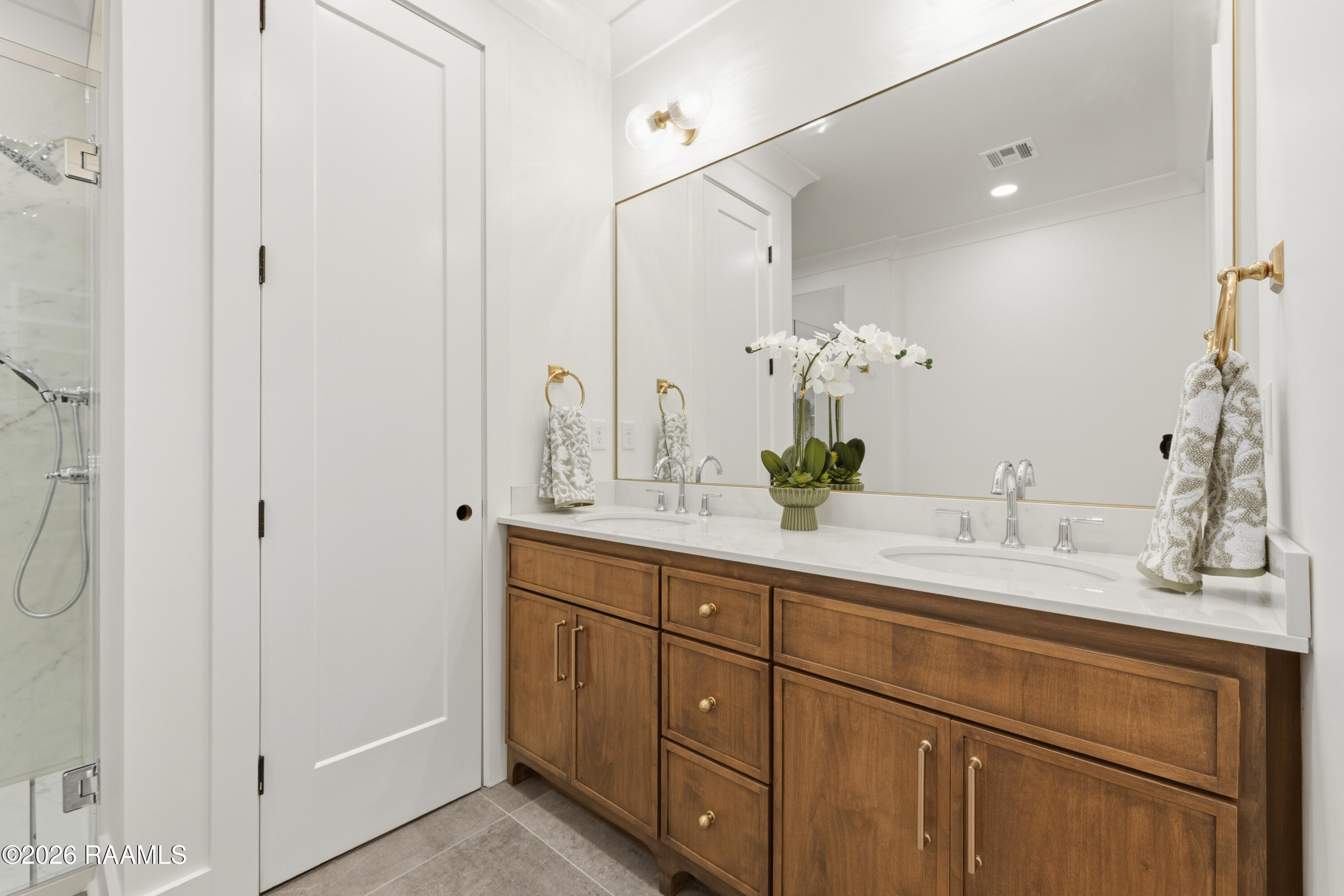 100 Southern Heights Lafayette, LA 70508 - Photo 27 of 39 Custom wood Cabinetry