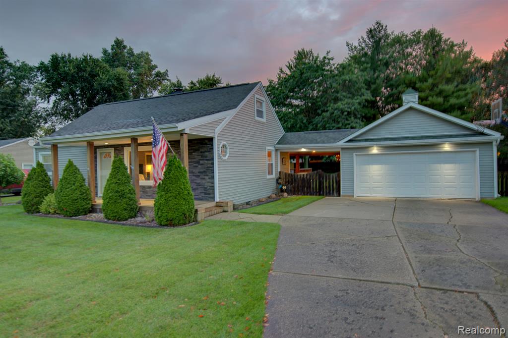 212 South Elms Road Flushing, MI 48433 - Photo 1 of 41