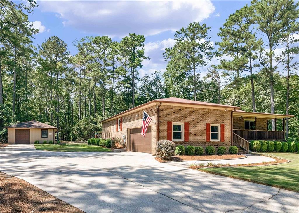 435 Rabbit Run McDonough, GA 30252 - Photo 2 of 34