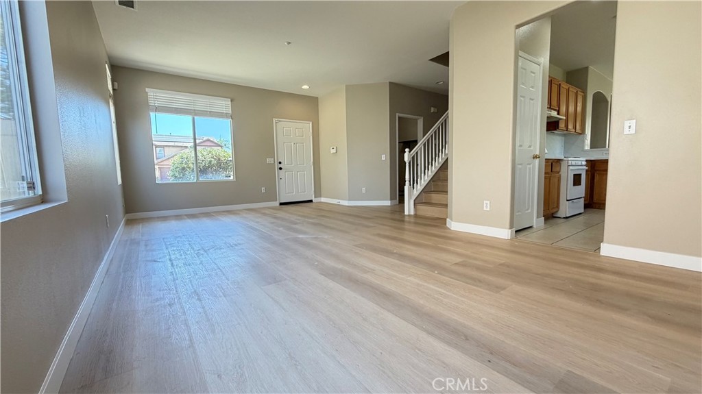 7941 La Crosse Way Riverside, CA 92508 - Photo 5 of 36 Living room