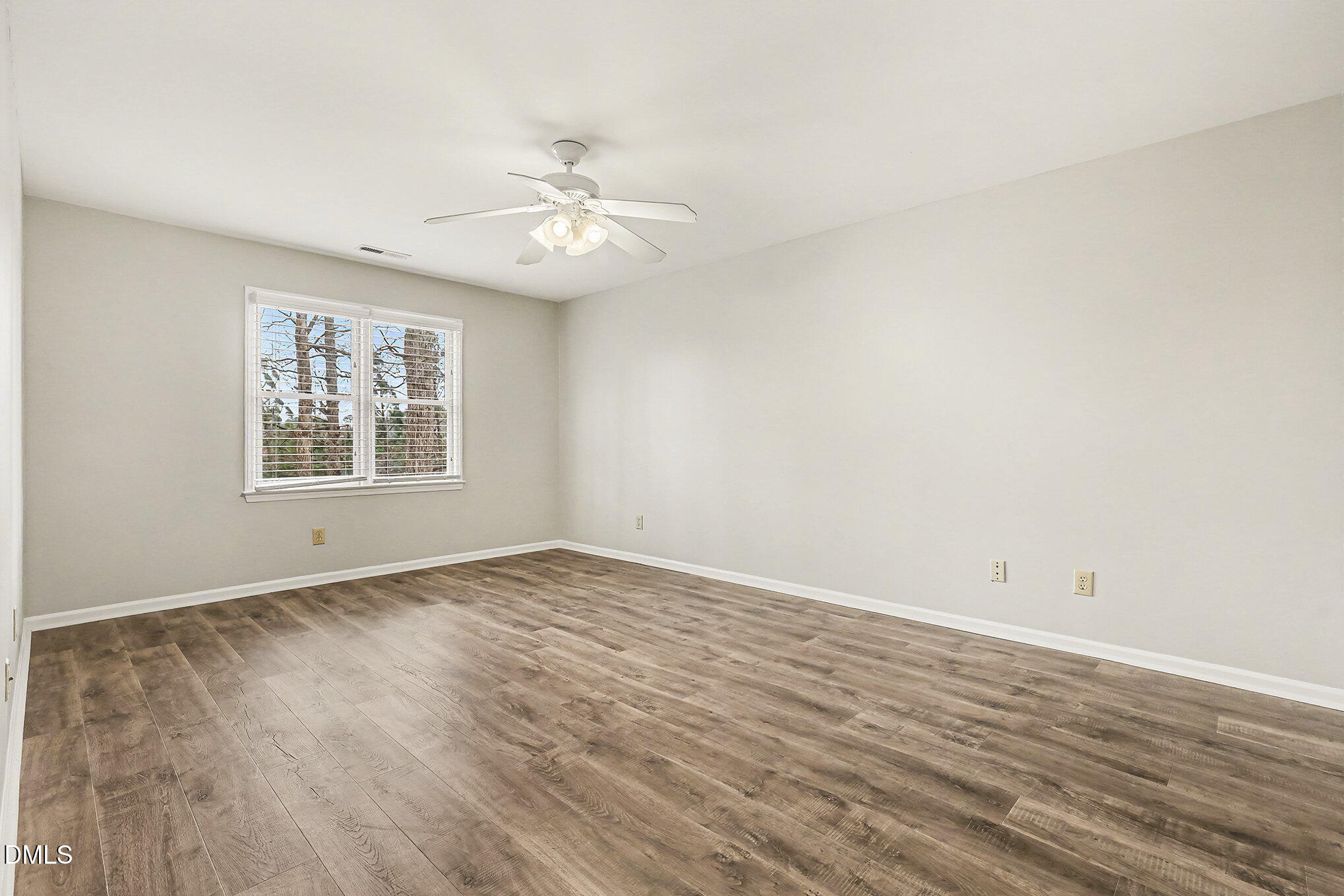 3706 Carnegie Lane Raleigh, NC 27612 - Photo 16 of 20 016_file_471