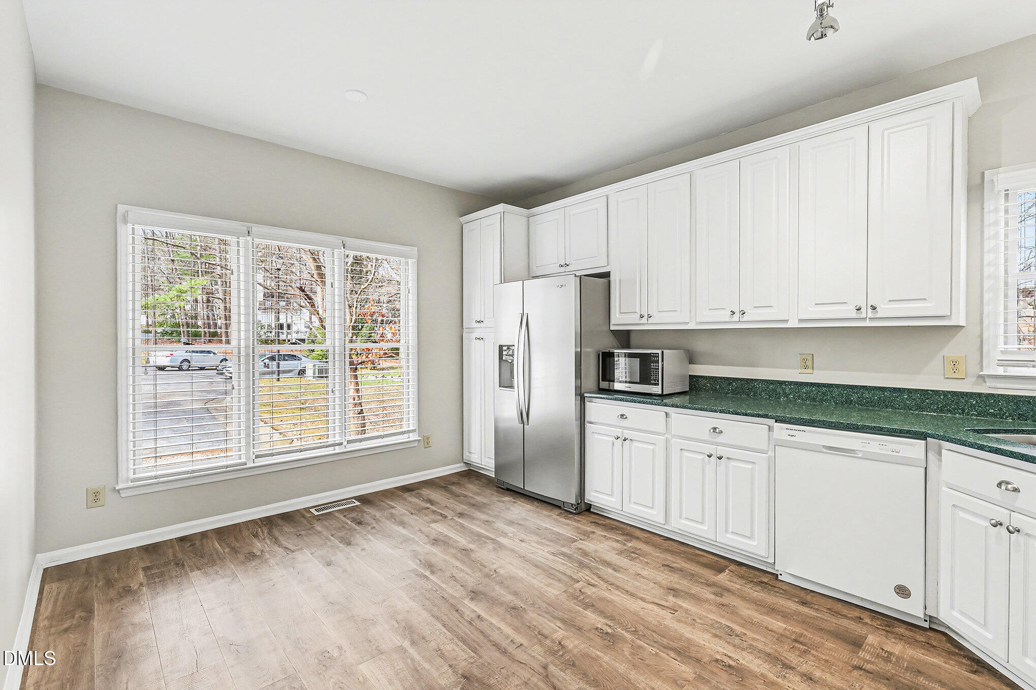 3706 Carnegie Lane Raleigh, NC 27612 - Photo 6 of 20 006_file_989