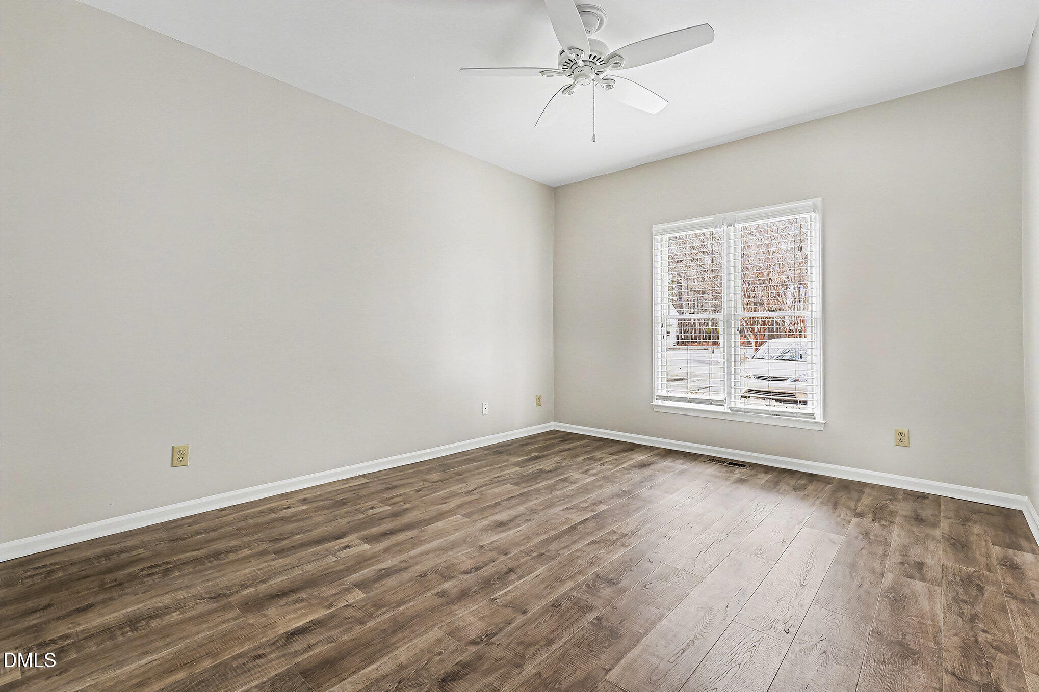 3706 Carnegie Lane Raleigh, NC 27612 - Photo 10 of 20 013_file_163