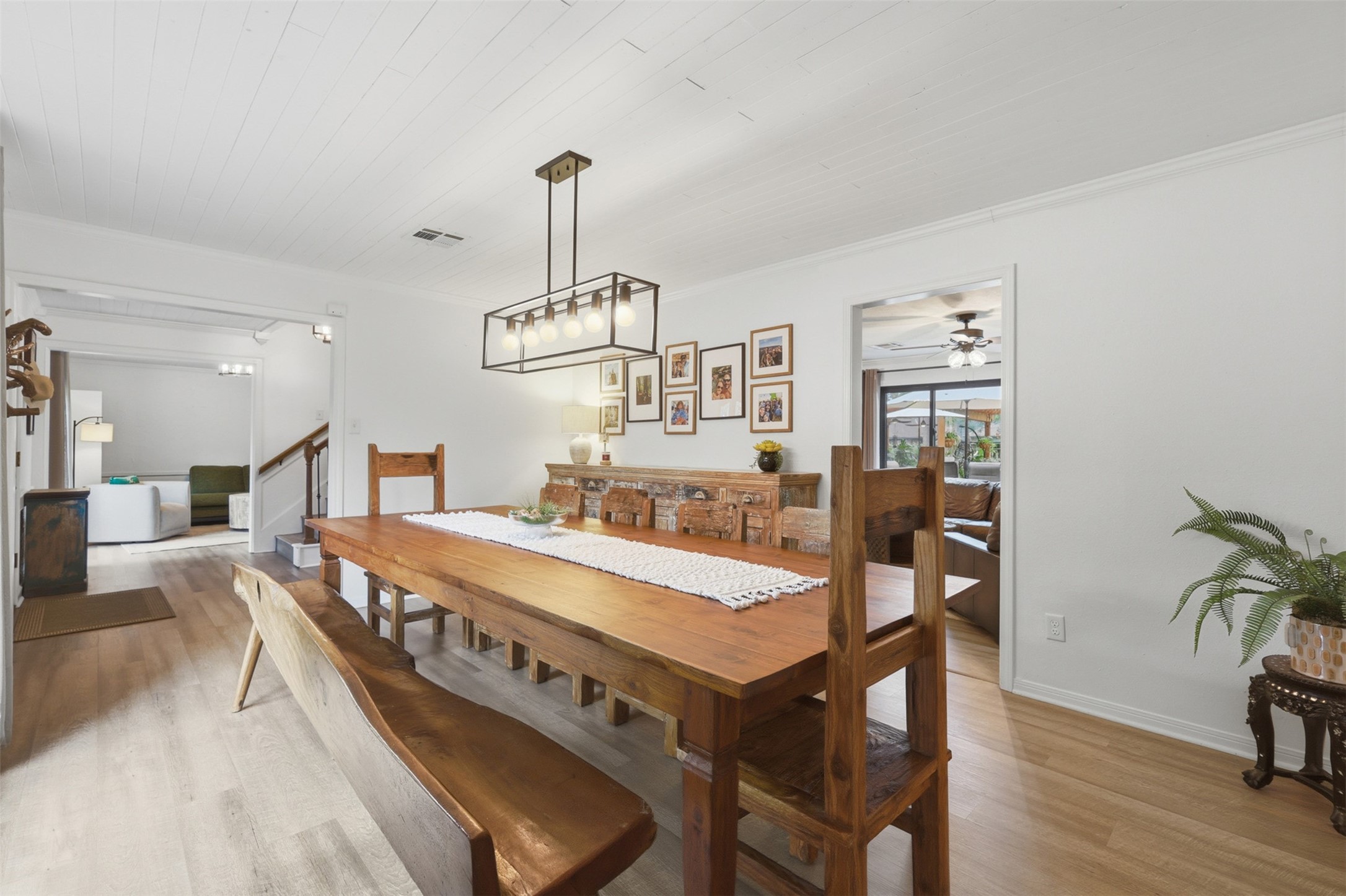 6126 Hickorycrest Drive Spring, TX 77389 - Photo 9 of 50 Another view of the dining space showing easy flow to nearby rooms.
