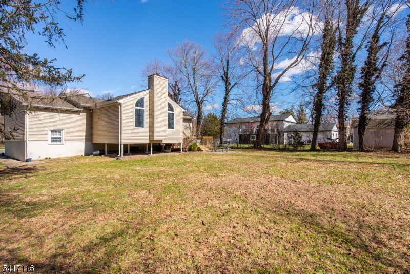 29 Long Acres Road Fairfield, NJ 07004 - Photo 32 of 33 a front view of house with yard