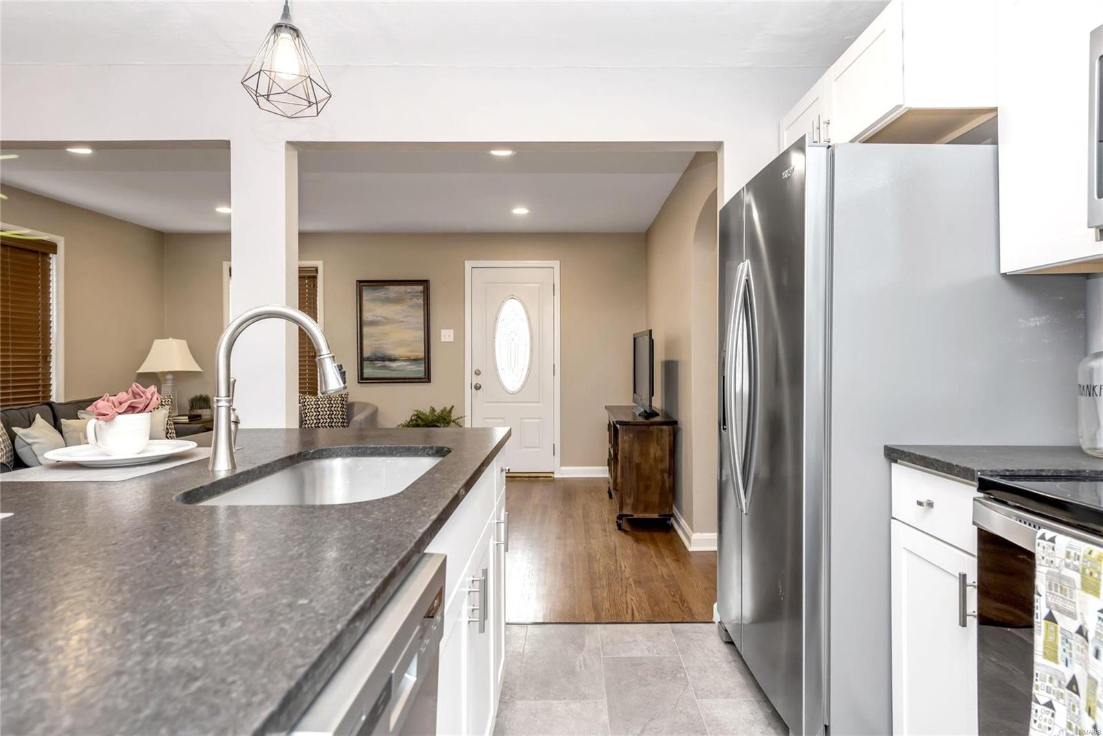 7101 Rhodes Avenue St. Louis, MO 63123 - Photo 11 of 23 Gallery Image 11