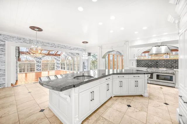 $7,500 | 1560 Bluff Creek Drive, Chaska, MN 55318