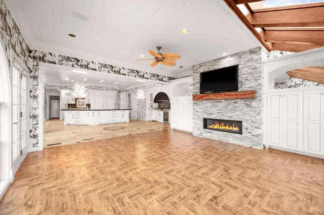 $7,500 | 1560 Bluff Creek Drive, Chaska, MN 55318