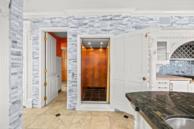 $7,500 | 1560 Bluff Creek Drive, Chaska, MN 55318