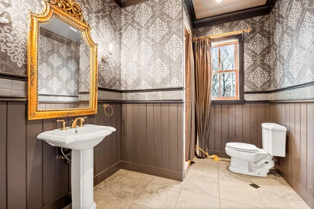 $7,500 | 1560 Bluff Creek Drive, Chaska, MN 55318