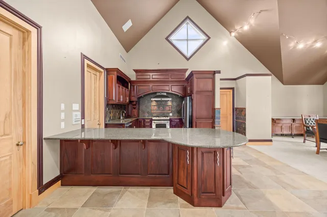 $7,500 | 1560 Bluff Creek Drive, Chaska, MN 55318