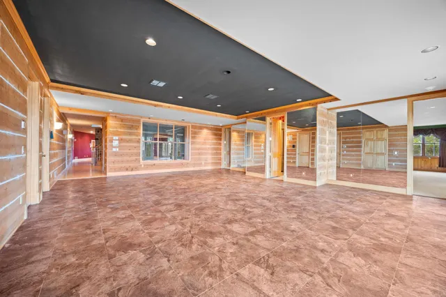 $7,500 | 1560 Bluff Creek Drive, Chaska, MN 55318