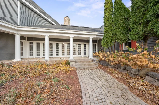 $7,500 | 1560 Bluff Creek Drive, Chaska, MN 55318