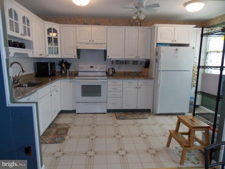 12118 Medford Road Philadelphia, PA 19154 - Photo 4 of 17