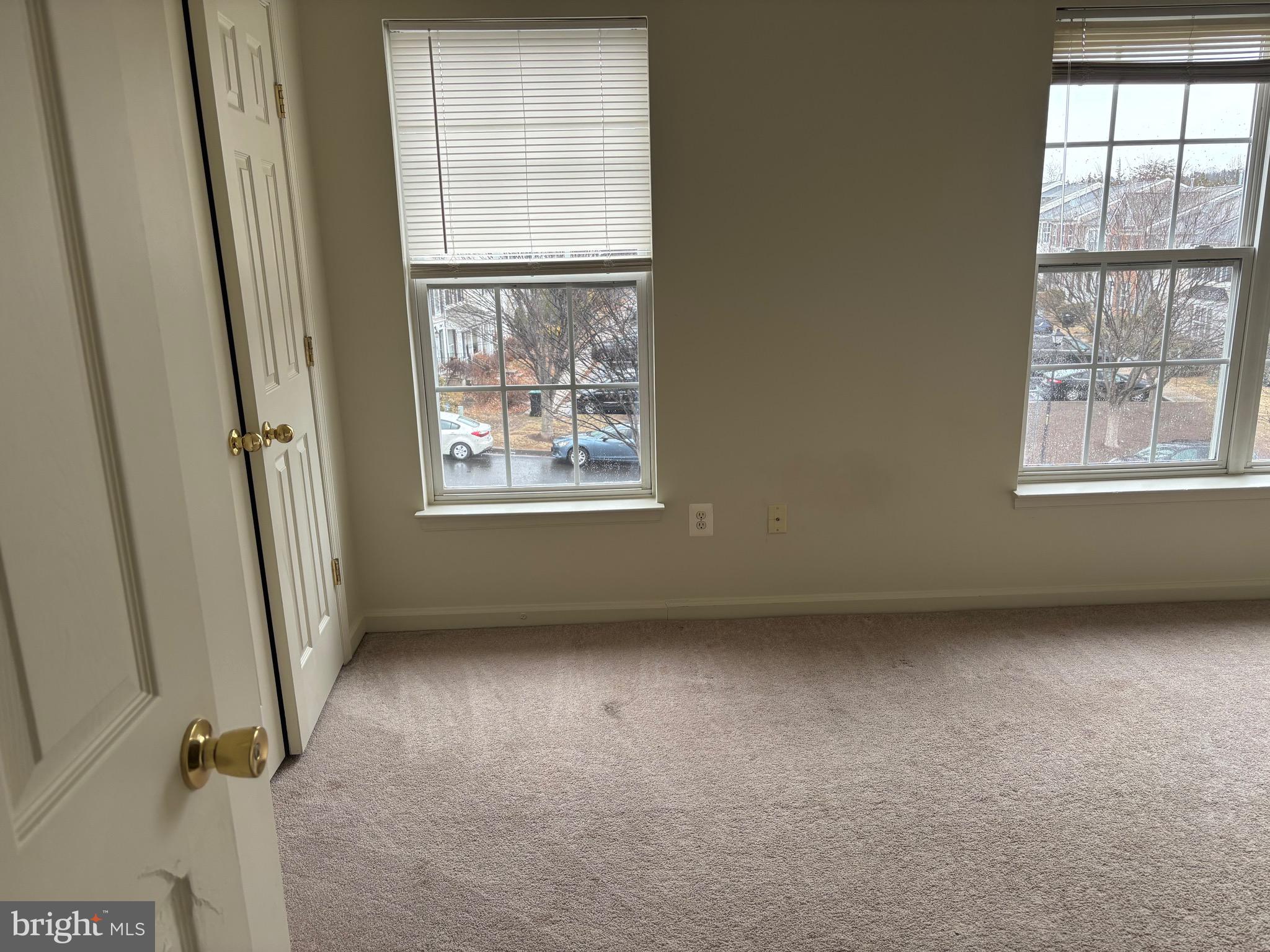 610 Pendleton Lane Strasburg, VA 22657 - Photo 20 of 30 an empty room with windows