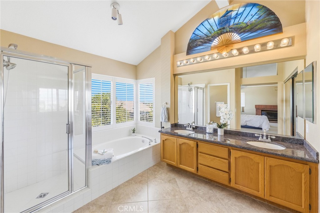 2000 Citrus Wood Lane Riverside, CA 92503 - Photo 18 of 23 Primary Bathroom