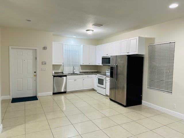 4216 Leo Lane, Unit 5G Riviera Beach, FL 33410 - Photo 4 of 31 Photo 4