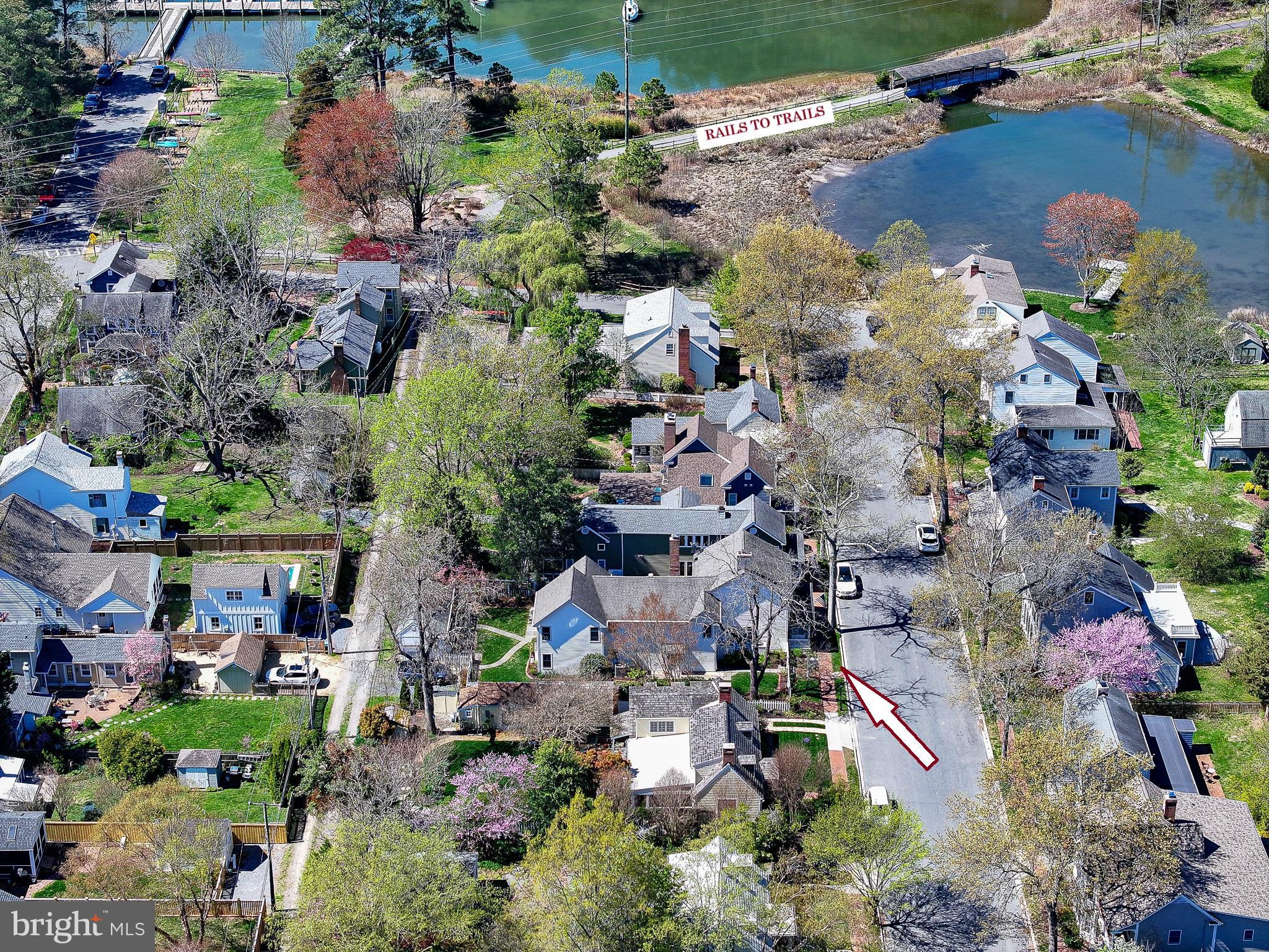 114 West Chestnut Street St. Michaels, MD 21663 - Photo 51 of 75 an aerial view of multiple house