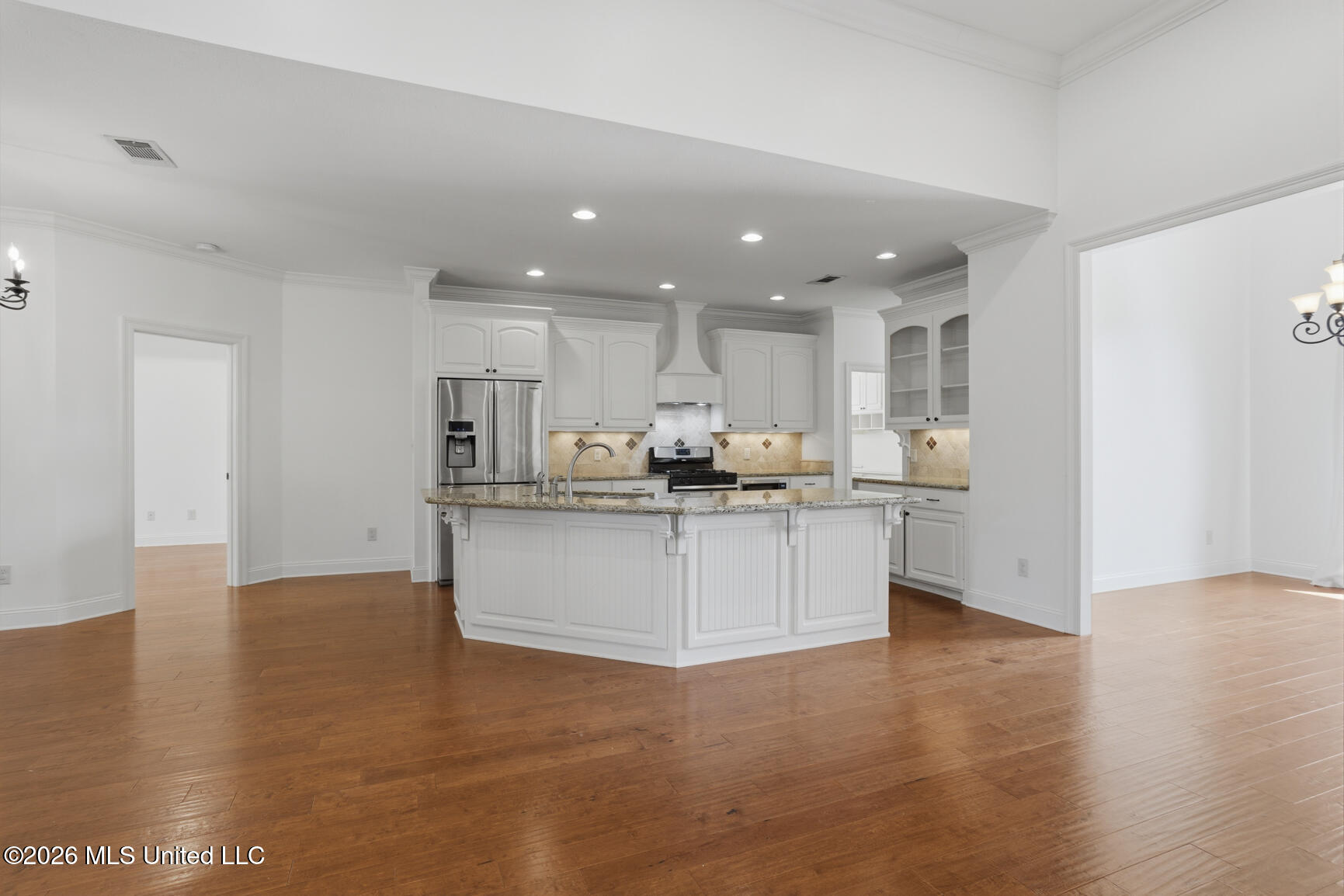 303 Siltstone Ridge Brandon, MS 39047 - Photo 11 of 37 Open to Kitchen