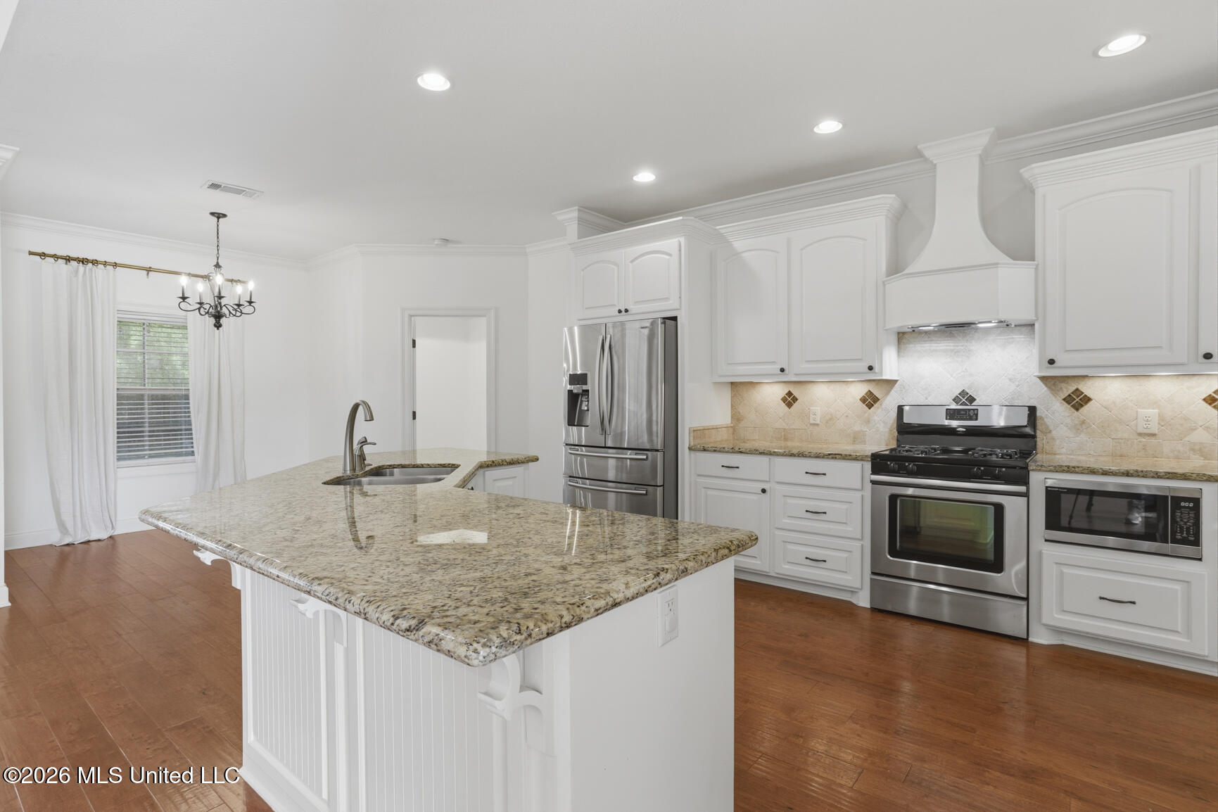 303 Siltstone Ridge Brandon, MS 39047 - Photo 12 of 37 A True Gathering Space!