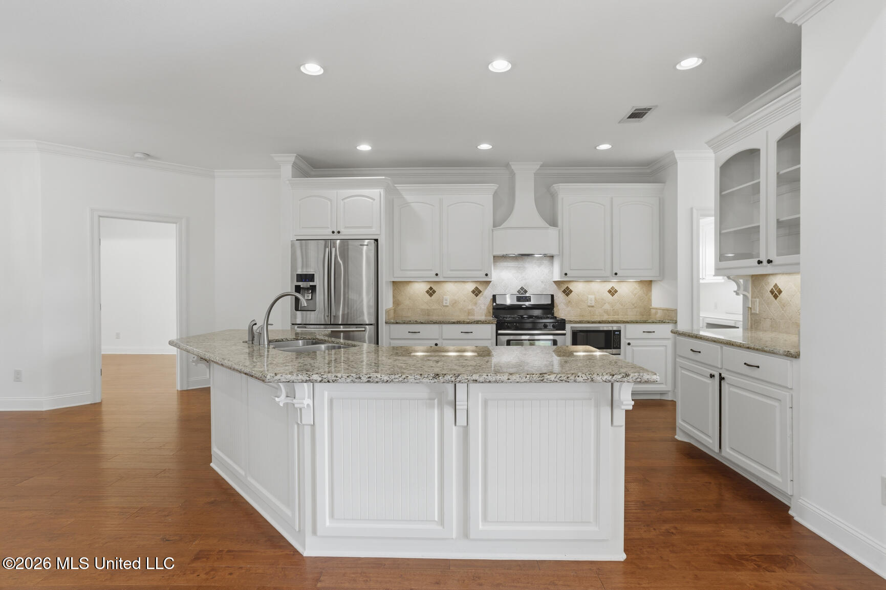 303 Siltstone Ridge Brandon, MS 39047 - Photo 13 of 37 Oversized Granite Island