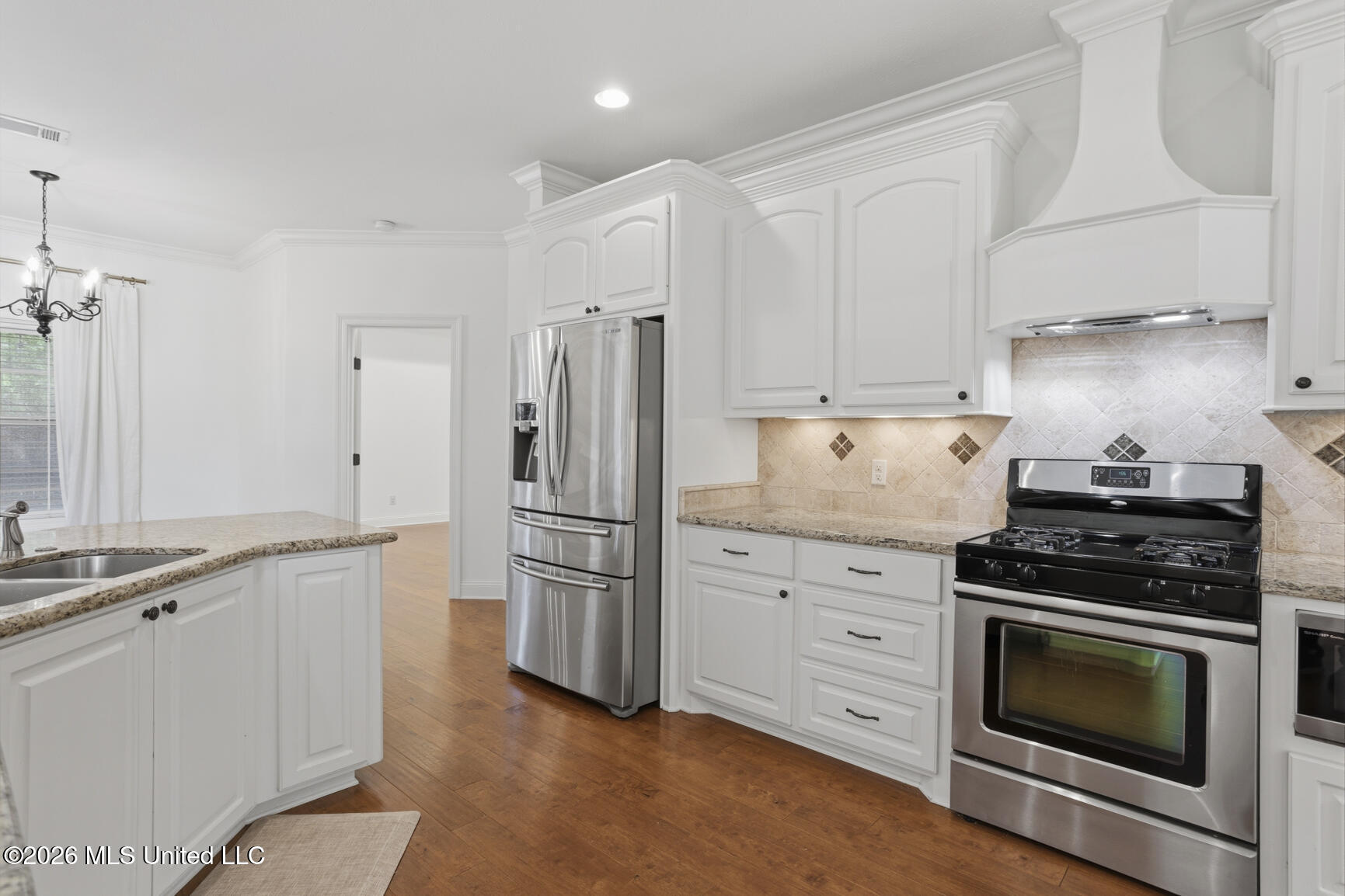 303 Siltstone Ridge Brandon, MS 39047 - Photo 17 of 37 SS Appliances including Refrig!