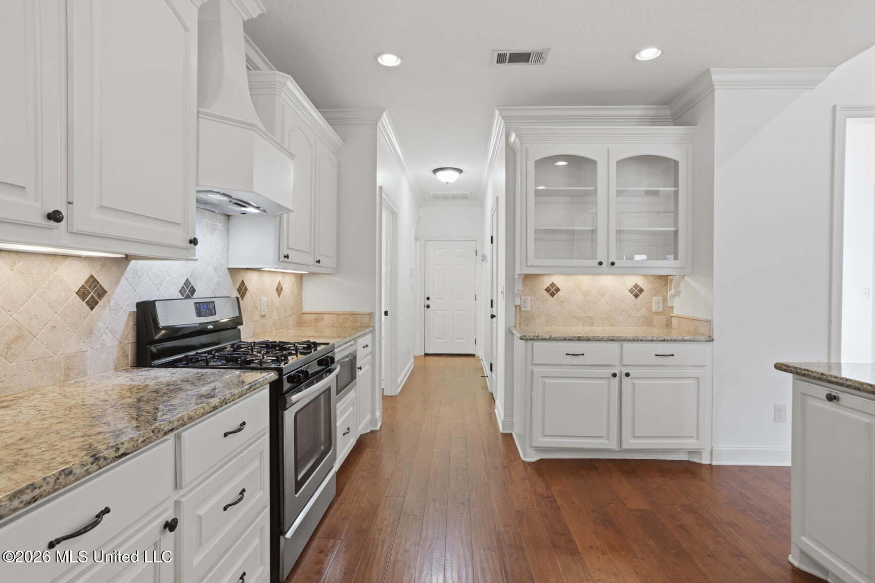 303 Siltstone Ridge Brandon, MS 39047 - Photo 19 of 37 Cabinets Galore