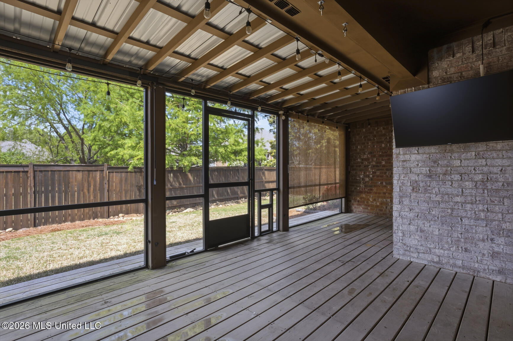 303 Siltstone Ridge Brandon, MS 39047 - Photo 3 of 37 Ultimate Outdoor Space!