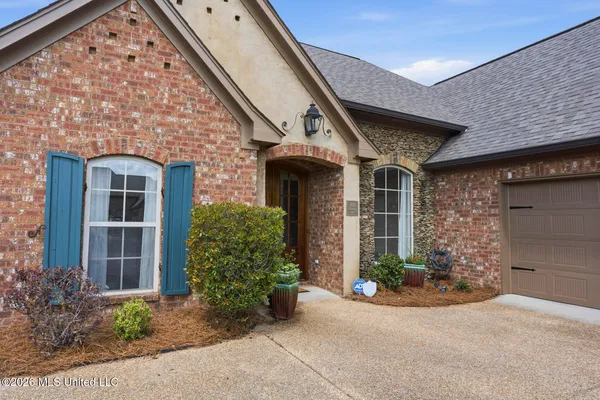 $325,000 | 303 Siltstone Ridge, Brandon, MS 39047