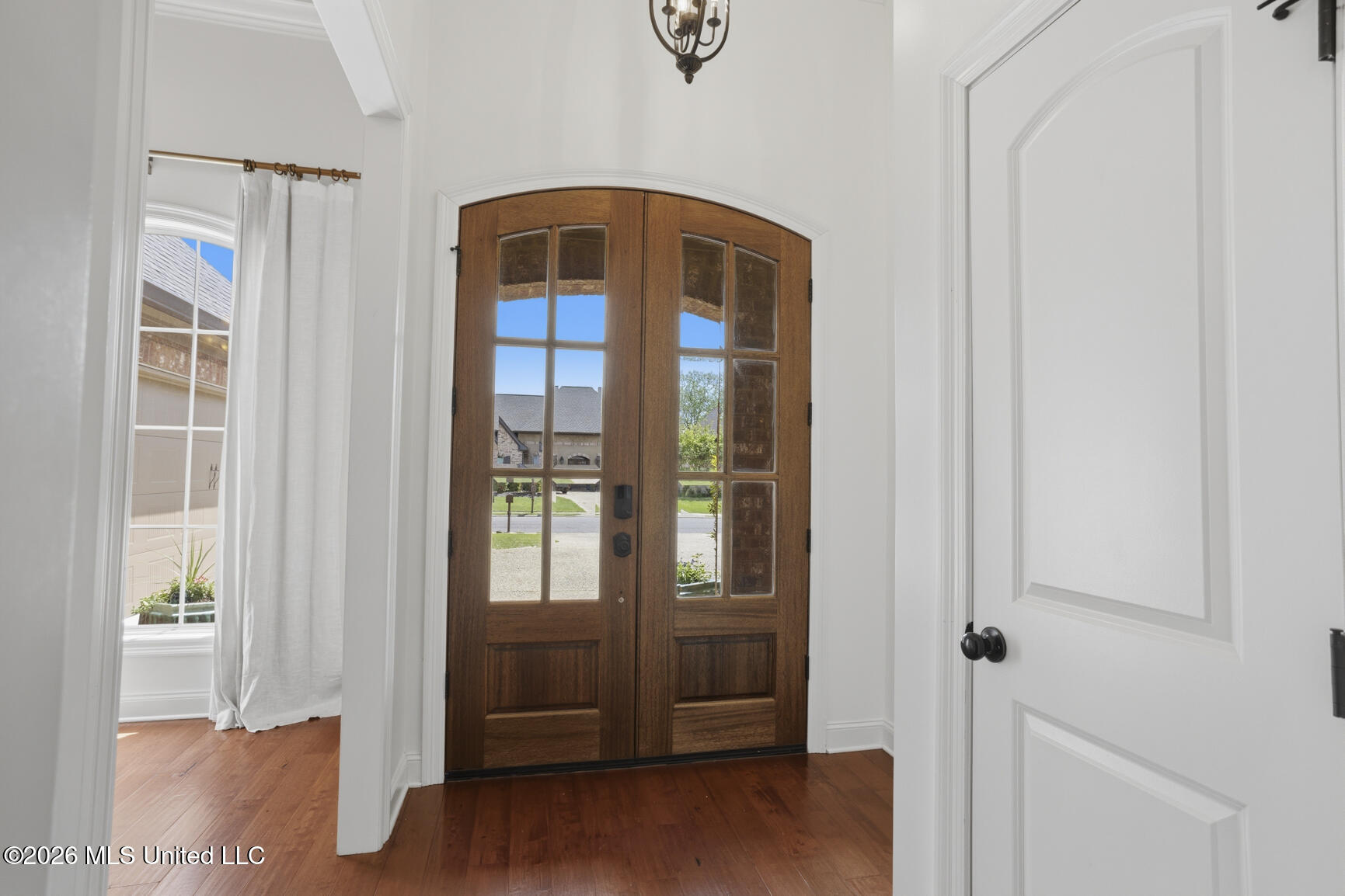 303 Siltstone Ridge Brandon, MS 39047 - Photo 5 of 37 Foyer Entry