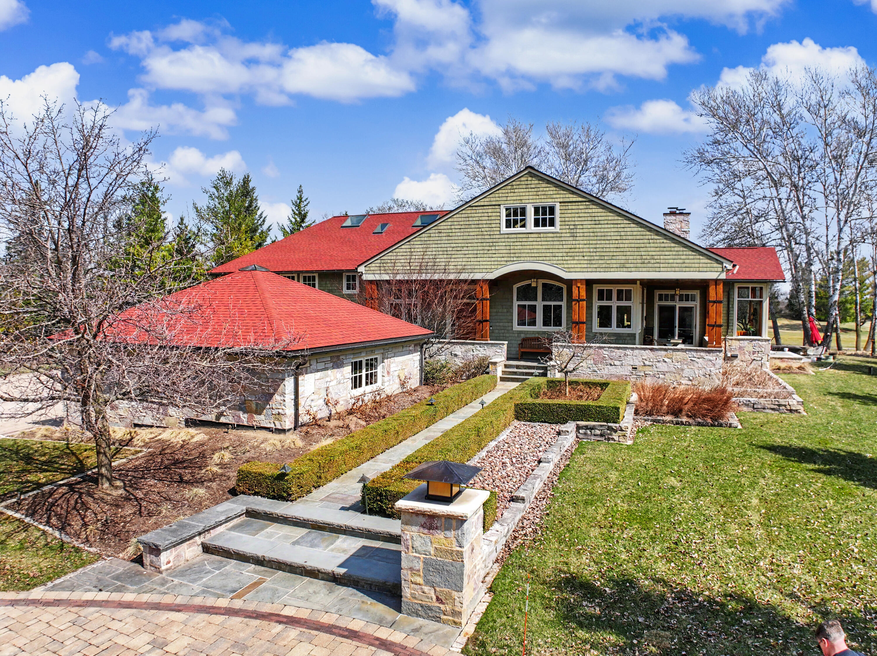 12138 North River Road Mequon, WI 53092 - Photo 2 of 5 DJI_20260330101400_0111_D