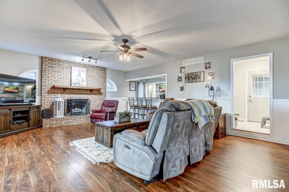 4736 San Terra Road Pawnee, IL 62558 - Photo 8 of 44 Gallery Image 8