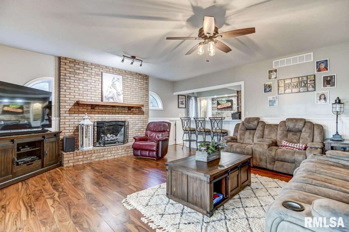 4736 San Terra Road Pawnee, IL 62558 - Photo 9 of 44 Gallery Image 9
