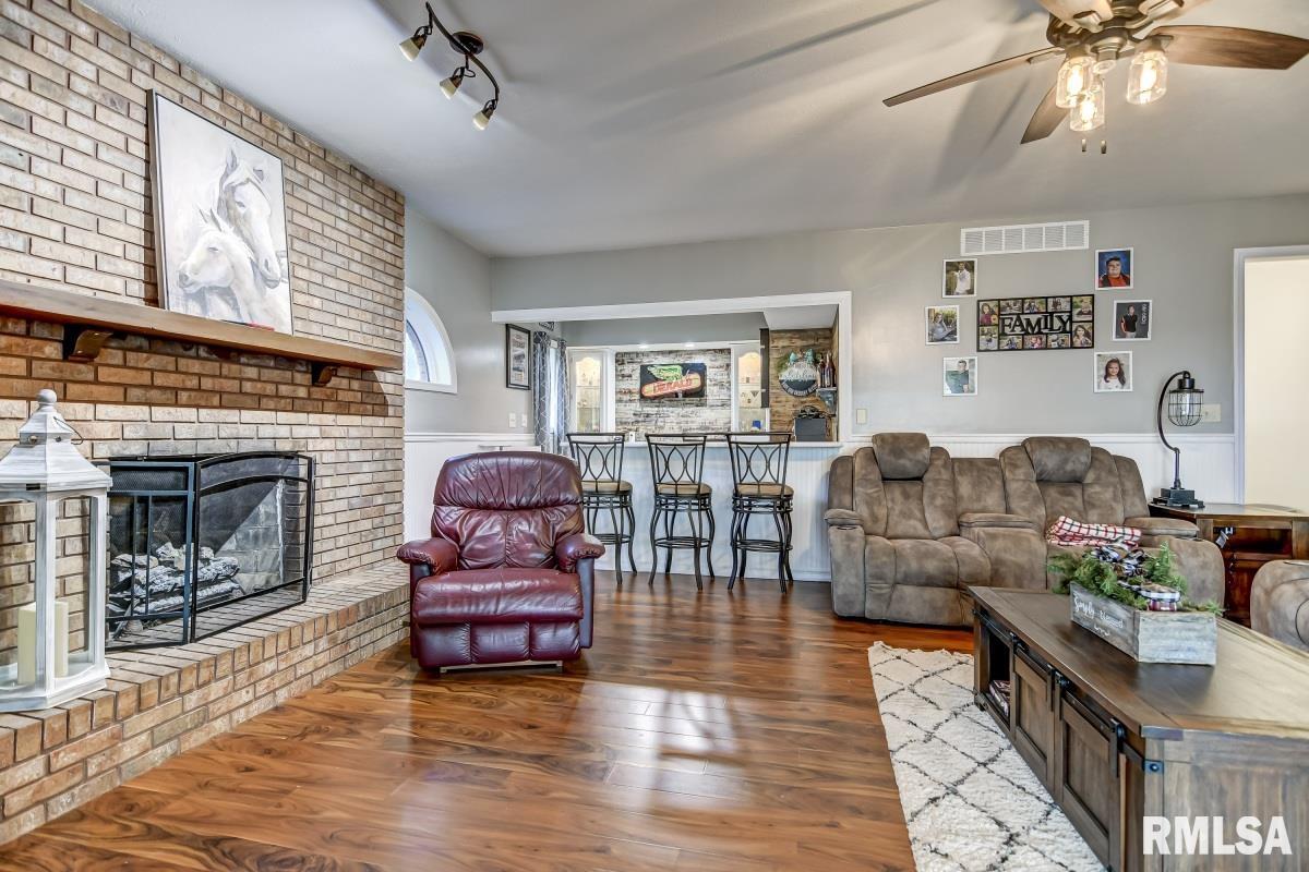 4736 San Terra Road Pawnee, IL 62558 - Photo 10 of 44 Gallery Image 10