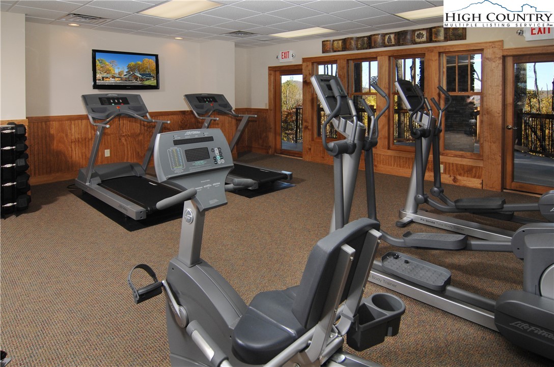 190 Still Lake Drive, Unit 321 Boone, NC 28607 - Photo 25 of 30 a room with gym equipment