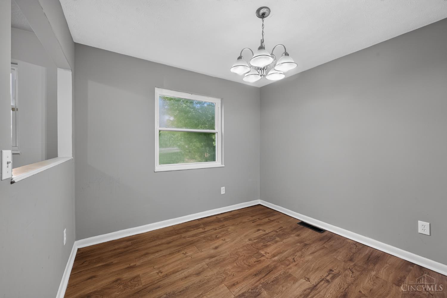 2015 Windmill Way Cincinnati, OH 45240 - Photo 16 of 32