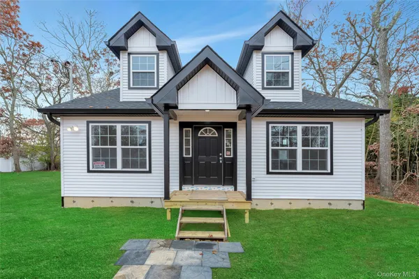 $569,990 | 305 Commack Road, Shirley, NY 11967