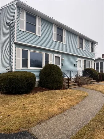 $2,100 | 18 Armory Road, Unit 1, Southbridge, MA 01550