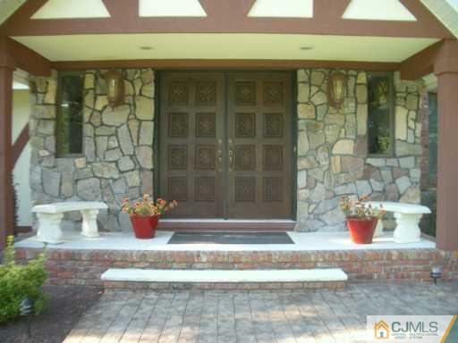 307 Friendship Road Cranbury, NJ 08512 - Photo 3 of 3